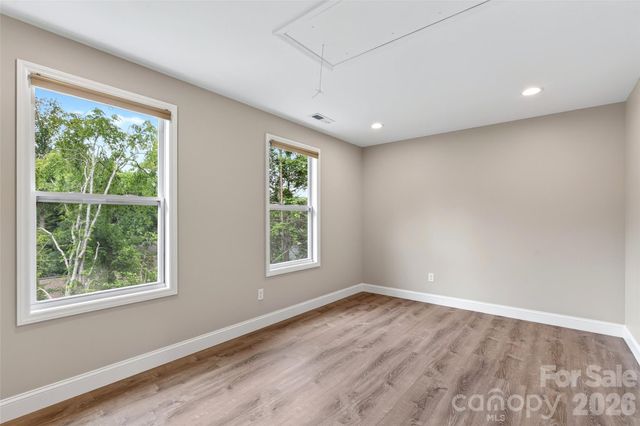 88 Walker Street, Black Mountain, NC 28711