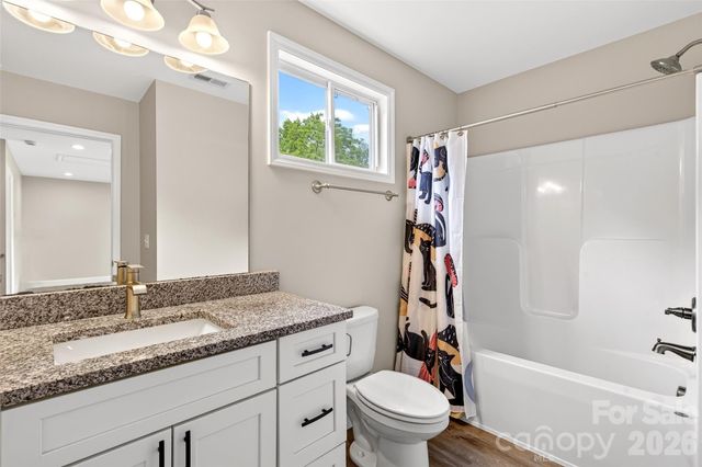 88 Walker Street, Black Mountain, NC 28711