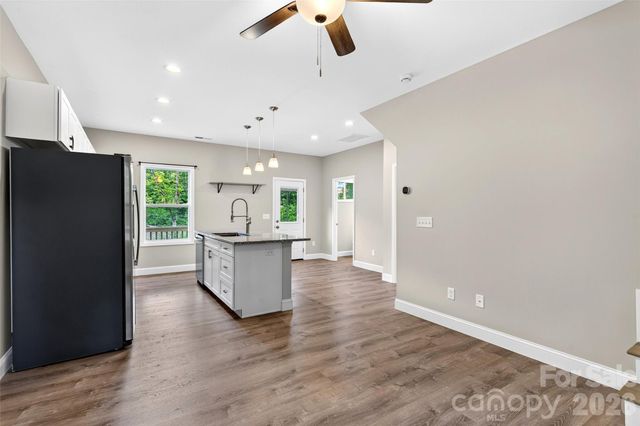 88 Walker Street, Black Mountain, NC 28711