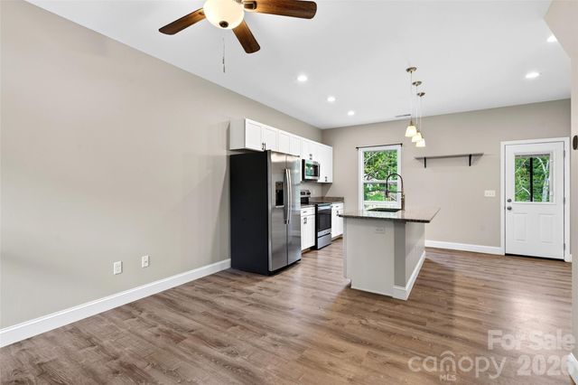 88 Walker Street, Black Mountain, NC 28711
