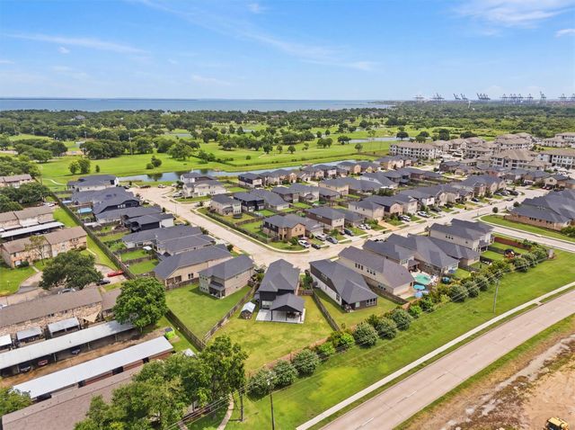 132 Wedgewood Trace Lane, La Porte, TX 77571