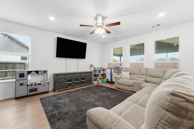 132 Wedgewood Trace Lane, La Porte, TX 77571