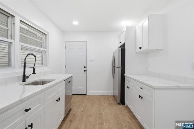 284 2nd Avenue, Newark, NJ 07107