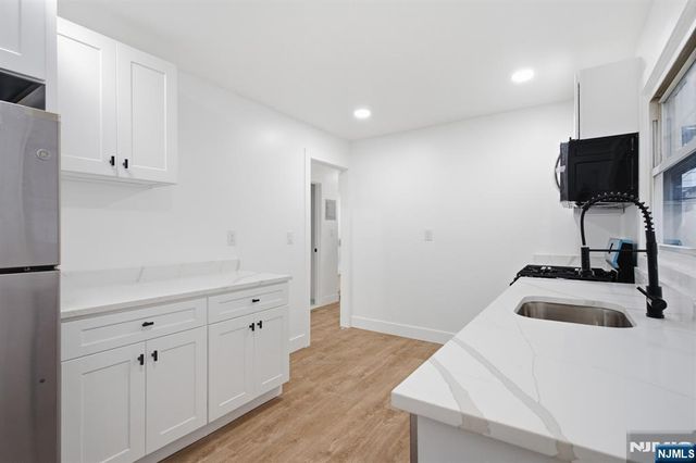 284 2nd Avenue, Newark, NJ 07107