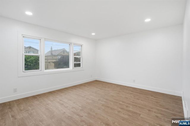 284 2nd Avenue, Newark, NJ 07107