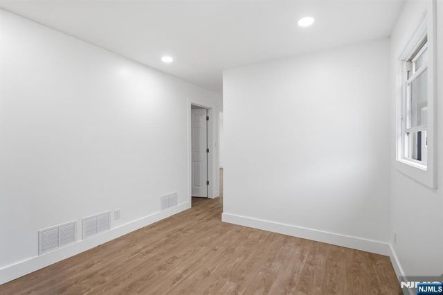 284 2nd Avenue, Newark, NJ 07107