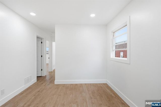 284 2nd Avenue, Newark, NJ 07107