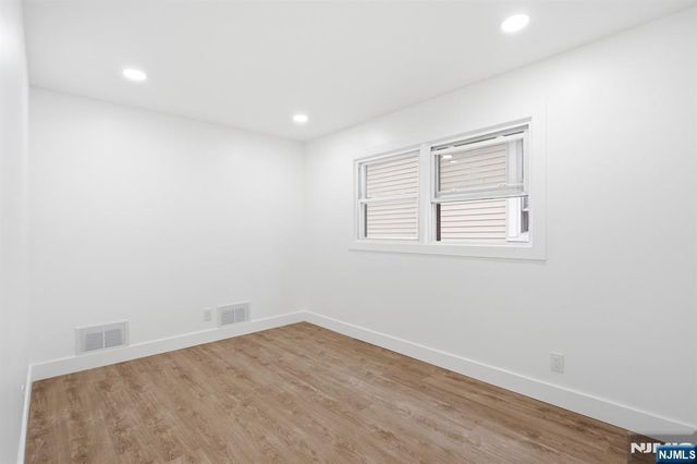284 2nd Avenue, Newark, NJ 07107