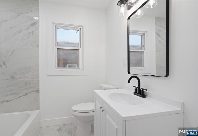 284 2nd Avenue, Newark, NJ 07107