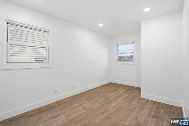 284 2nd Avenue, Newark, NJ 07107