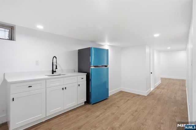 284 2nd Avenue, Newark, NJ 07107