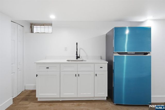 284 2nd Avenue, Newark, NJ 07107