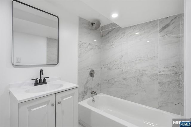 284 2nd Avenue, Newark, NJ 07107