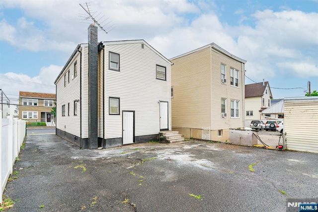 284 2nd Avenue, Newark, NJ 07107