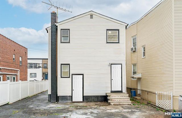 284 2nd Avenue, Newark, NJ 07107
