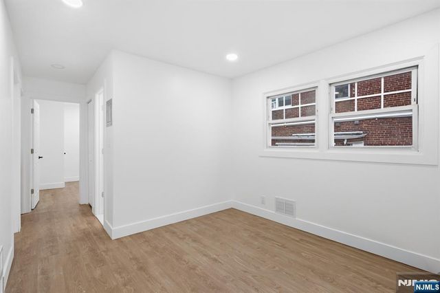 284 2nd Avenue, Newark, NJ 07107