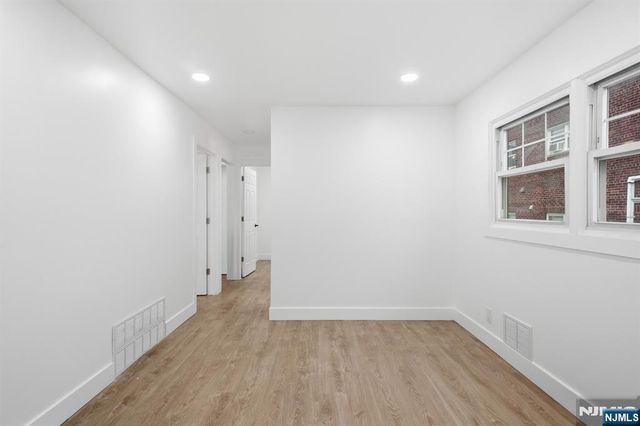 284 2nd Avenue, Newark, NJ 07107