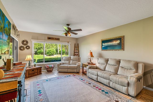 6165 S Mirror Lake Drive 106, Sebastian, FL 32958