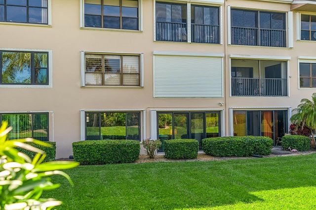 6165 S Mirror Lake Drive 106, Sebastian, FL 32958