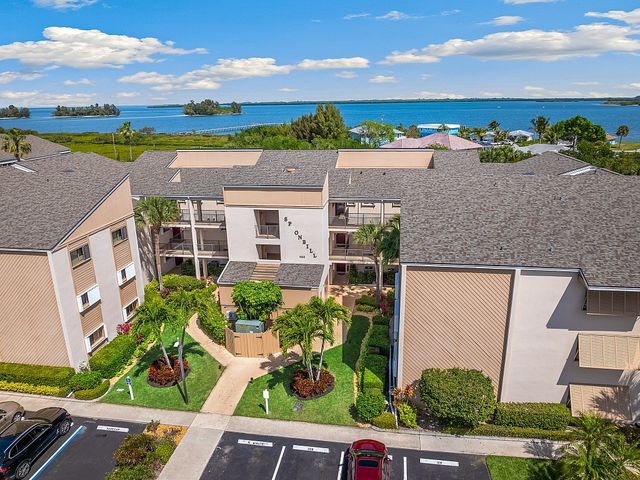 6165 S Mirror Lake Drive 106, Sebastian, FL 32958