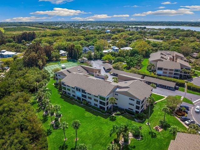 6165 S Mirror Lake Drive 106, Sebastian, FL 32958