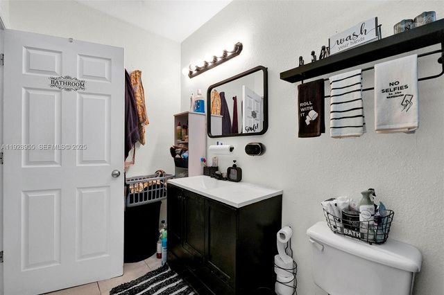 1910 NW 72nd St, Miami, FL 33147