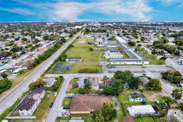 1910 NW 72nd St, Miami, FL 33147