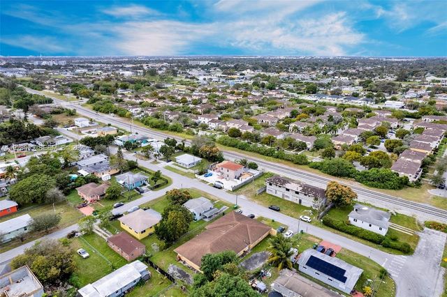 1910 NW 72nd St, Miami, FL 33147