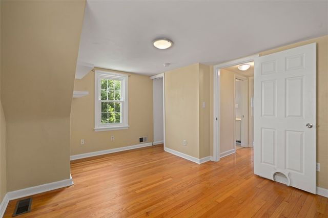 617 Lamarido St, Brookline, PA 15226