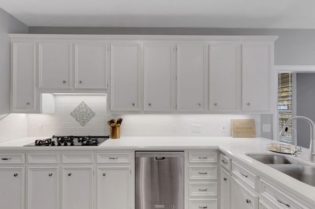 4602 Lake Village Drive, Fulshear, TX 77441