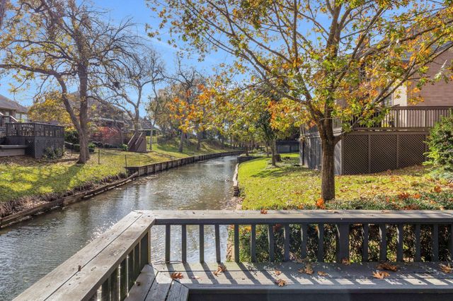 4602 Lake Village Drive, Fulshear, TX 77441