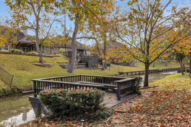 4602 Lake Village Drive, Fulshear, TX 77441