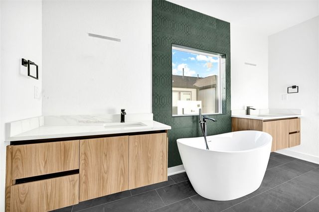 2595 Paul Quinn Street, Houston, TX 77091