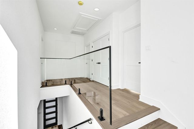 2595 Paul Quinn Street, Houston, TX 77091