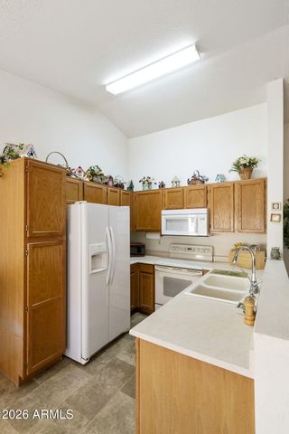 1862 E PEACH TREE Drive, Chandler, AZ 85249