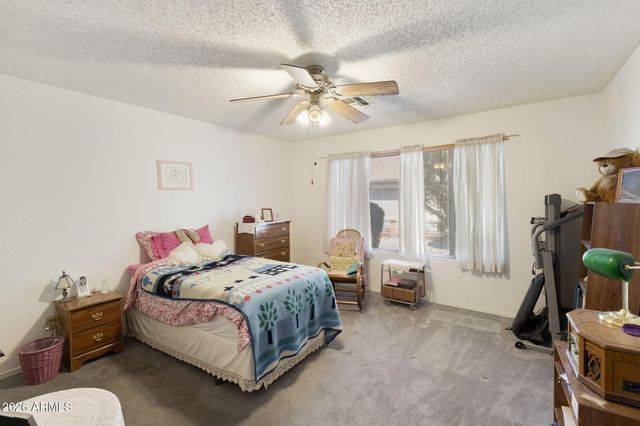 1862 E PEACH TREE Drive, Chandler, AZ 85249