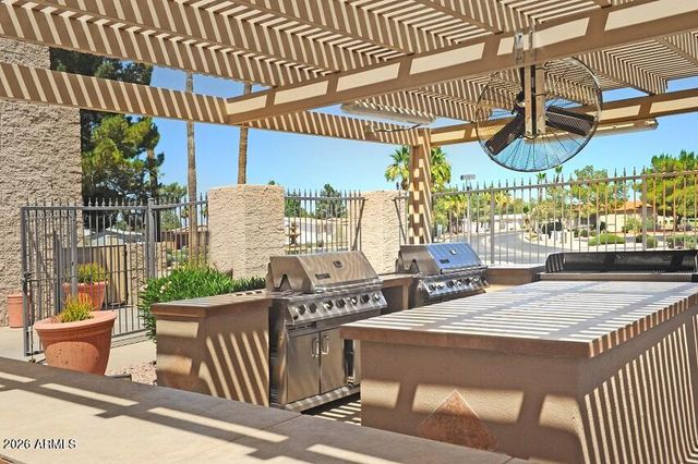1862 E PEACH TREE Drive, Chandler, AZ 85249