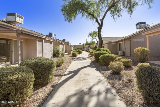 1862 E PEACH TREE Drive, Chandler, AZ 85249