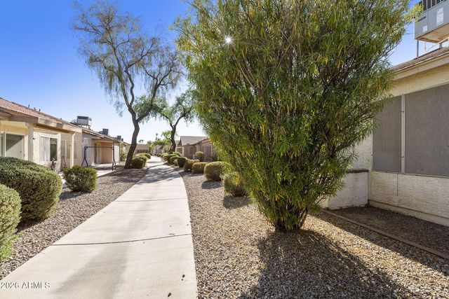 1862 E PEACH TREE Drive, Chandler, AZ 85249