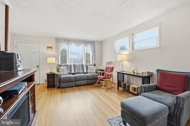 6905 RADCLIFFE DR, Alexandria, VA 22307