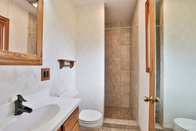 9986 Carolina Trace Road, Harrison Twp, OH 45030