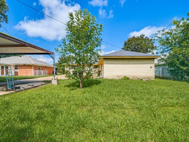 6307 Stonewall Street, Greenville, TX 75402