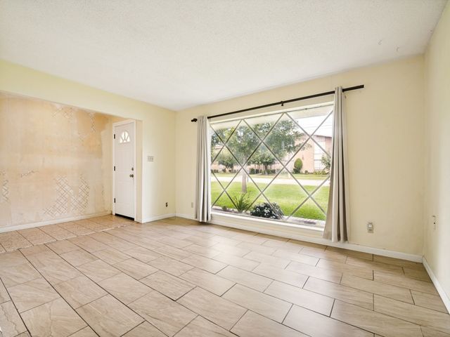 6307 Stonewall Street, Greenville, TX 75402