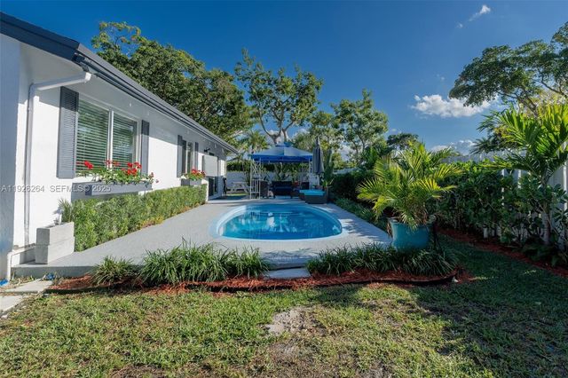 13950 Oaklawn Pl, Davie, FL 33325