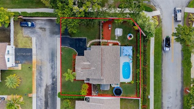 13950 Oaklawn Pl, Davie, FL 33325
