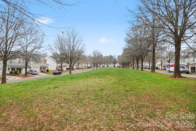 5518 Santeelah Court, Charlotte, NC 28217