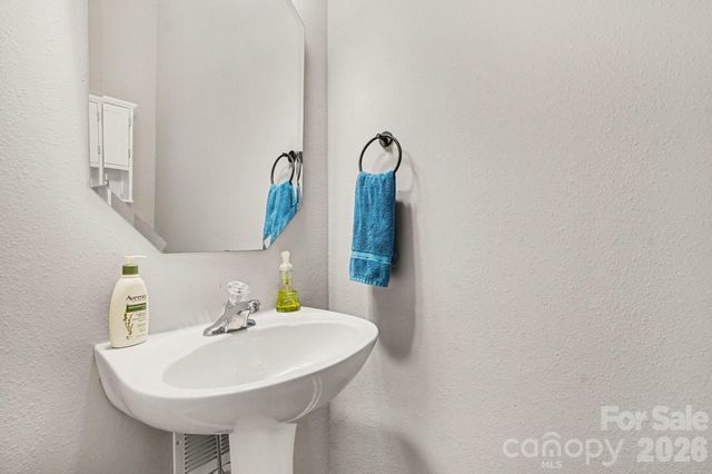 5518 Santeelah Court, Charlotte, NC 28217