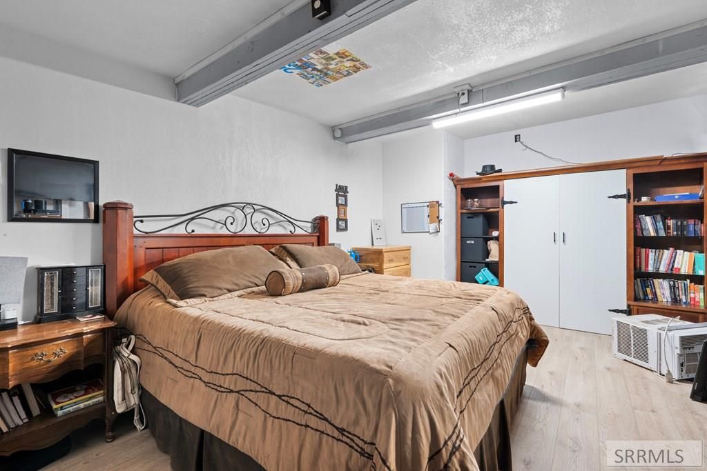 Image 10 of property listing at 1255 N 1100 E, Shelley, ID 83274