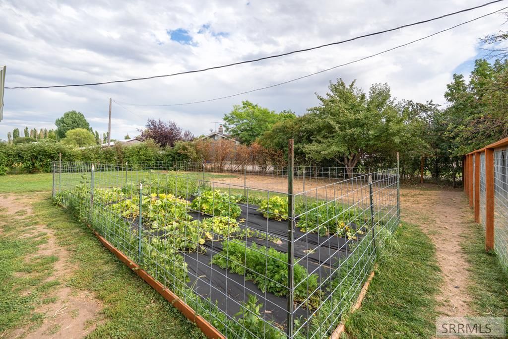 Image 26 of property listing at 1255 N 1100 E, Shelley, ID 83274