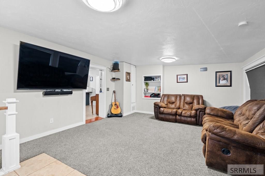 Image 3 of property listing at 1255 N 1100 E, Shelley, ID 83274